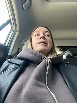 SashaCatt online show from April 12, 2026, 8:19 am