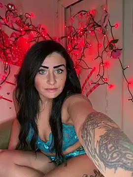 ValayaNoire online show from February 14, 2026, 8:11 am