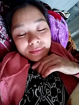 Snapshot of Lyla_john chatting on December 20, 2025, 9:27 am Lyla john online show from December 20, 2025, 9:27 am