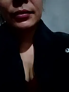 Snapshot of Lyla_john chatting on January 14, 2026, 5:13 am Lyla john online show from January 14, 2026, 5:13 am