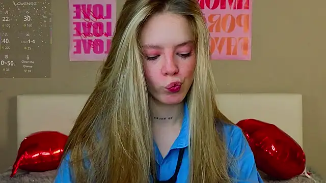 Snapshot of TiffinyMergist chatting on February 16, 2026, 7:10 pm TiffinyMergist online show from February 16, 2026, 7:10 pm