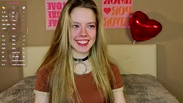 Snapshot of TiffinyMergist chatting on February 18, 2026, 8:27 pm TiffinyMergist online show from February 18, 2026, 8:27 pm