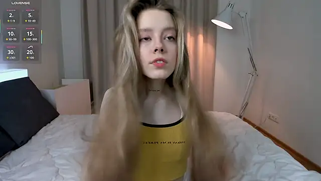 Snapshot of TiffinyMergist chatting on March 1, 2026, 5:53 am TiffinyMergist online show from March 1, 2026, 5:53 am