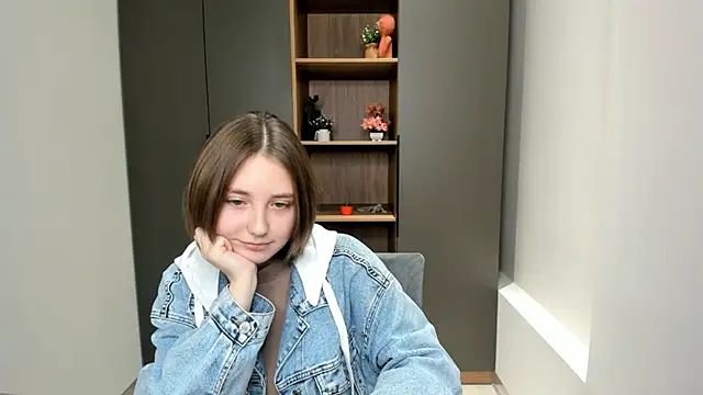 SilvanaBeckles online show from November 9, 2025, 4:11 am