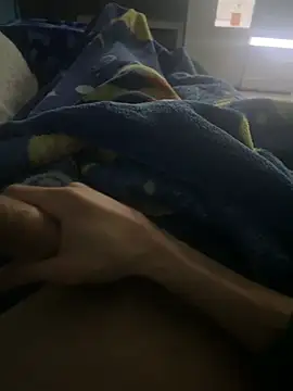 groschibre40100 online show from February 6, 2026, 1:21 am