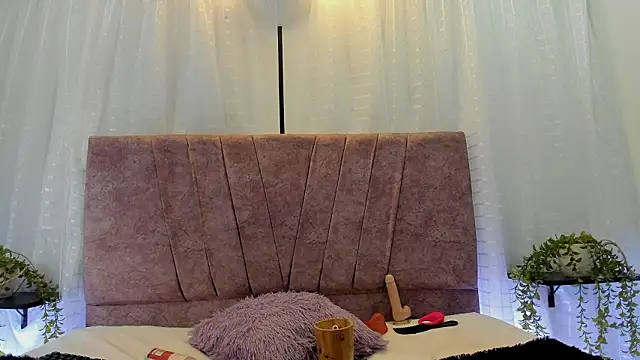Snapshot of Victoriaa_Anderson chatting on March 10, 2026, 2:11 pm Victoriaa Anderson online show from March 10, 2026, 2:11 pm