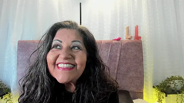 Snapshot of Victoriaa_Anderson chatting on March 13, 2026, 2:12 pm Victoriaa Anderson online show from March 13, 2026, 2:12 pm