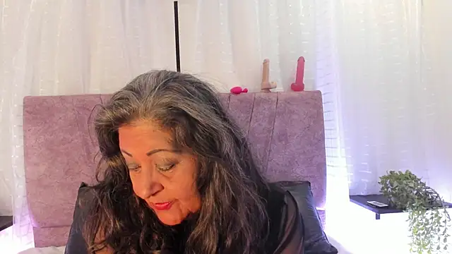 Snapshot of Victoriaa_Anderson chatting on April 8, 2026, 2:39 pm Victoriaa Anderson online show from April 8, 2026, 2:39 pm