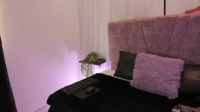Snapshot of Victoriaa_Anderson chatting on April 11, 2026, 1:04 pm Victoriaa Anderson online show from April 11, 2026, 1:04 pm