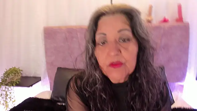 Snapshot of Victoriaa_Anderson chatting on April 15, 2026, 2:02 pm Victoriaa Anderson online show from April 15, 2026, 2:02 pm