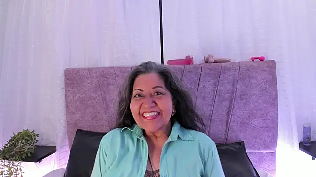 Snapshot of Victoriaa_Anderson chatting on April 16, 2026, 1:45 pm Victoriaa Anderson online show from April 16, 2026, 1:45 pm