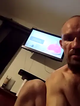 Snapshot of Fraser23 chatting on November 14, 2025, 2:27 pm Fraser23 online show from November 14, 2025, 2:27 pm