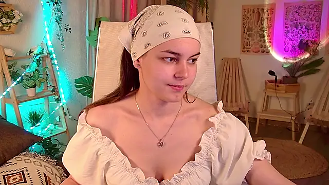 FrancescaCavaliere online show from May 16, 2026, 9:17 am