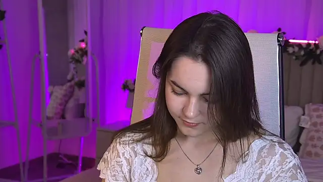 FrancescaCavaliere online show from June 1, 2026, 9:44 am