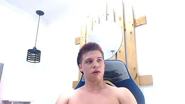 Liam York  online show from January 12, 2026, 4:50 am