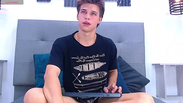 Liam York  online show from March 28, 2026, 7:24 pm