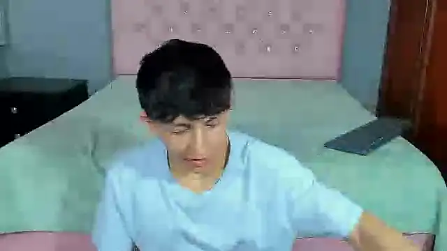 ElanGiraldo online show from January 9, 2026, 10:00 pm