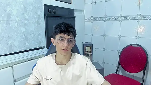 Snapshot of ElanGiraldo chatting on June 13, 2026, 10:51 pm ElanGiraldo online show from June 13, 2026, 10:51 pm