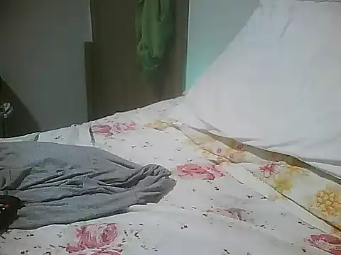 Snapshot of cabecaoegreluda chatting on April 7, 2026, 1:39 am cabecaoegreluda online show from April 7, 2026, 1:39 am