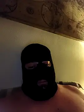 tomluckies online show from November 12, 2025, 10:52 pm