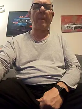 andy-1961 online show from November 12, 2025, 3:56 pm