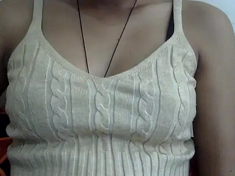 SEXY PRIYA83 online show from February 18, 2026, 5:03 am