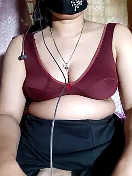Snapshot of HotGirl23231 chatting on April 29, 2026, 9:24 am HotGirl23231 online show from April 29, 2026, 9:24 am