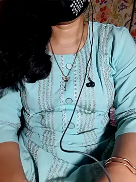 Snapshot of HotGirl23231 chatting on May 18, 2026, 6:47 pm HotGirl23231 online show from May 18, 2026, 6:47 pm