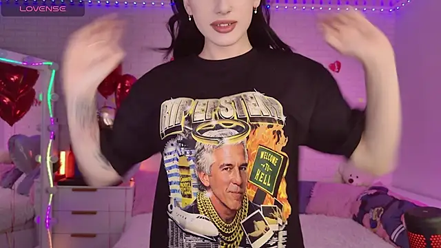 Darineko  online show from February 13, 2026, 5:58 am