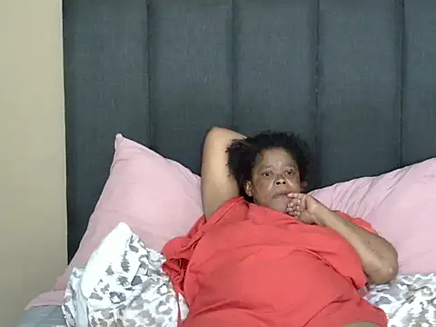 bigsexymama2 online show from December 22, 2025, 12:24 pm