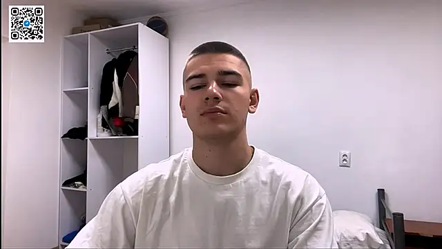 Snapshot of _BarePulse chatting on February 13, 2026, 9:22 pm BarePulse online show from February 13, 2026, 9:22 pm