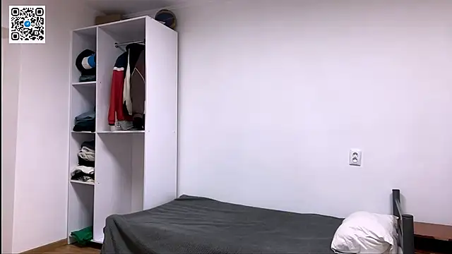 Snapshot of _BarePulse chatting on March 3, 2026, 9:10 pm BarePulse online show from March 3, 2026, 9:10 pm