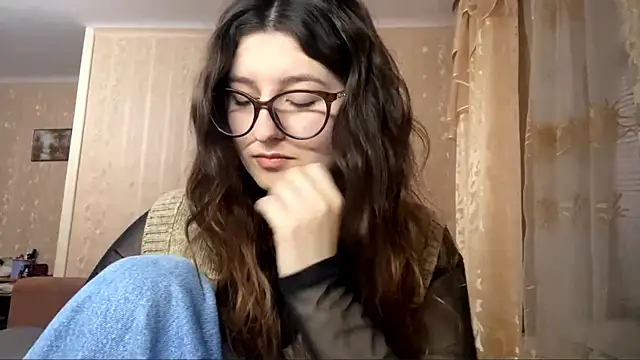 DonnieBooton online show from November 11, 2025, 1:44 pm