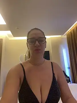 Milana8263 online show from December 16, 2025, 8:52 am