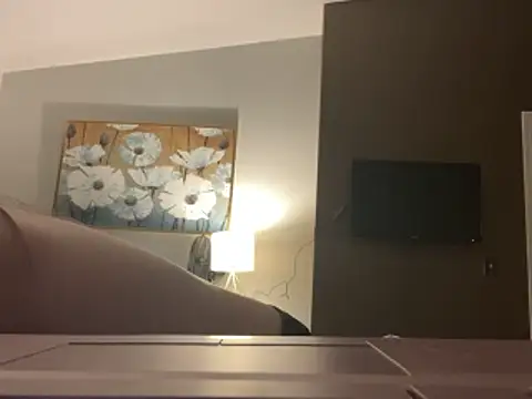 Kayluvs88 online show from April 21, 2026, 1:42 am