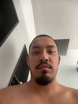 strawberry200512 online show from November 22, 2025, 9:30 am