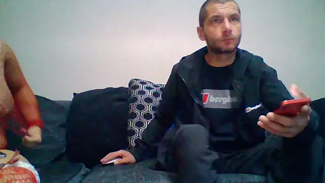 Kinkycouple142 online show from June 9, 2026, 8:31 pm