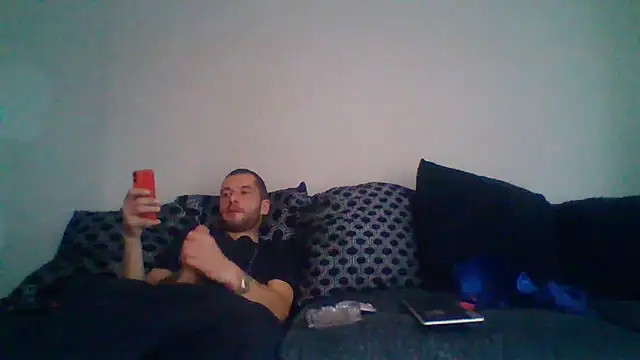 Kinkycouple142 online show from June 12, 2026, 6:40 pm