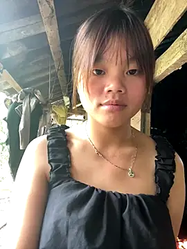 Hilary118 online show from November 10, 2025, 4:33 am