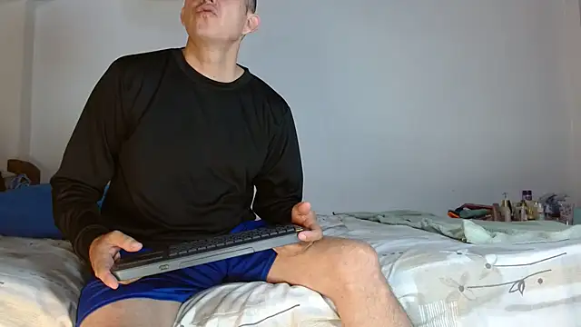 Naty wet 18 online show from December 14, 2025, 8:57 pm