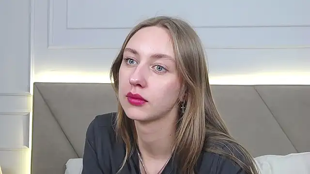 RachaelCute online show from November 10, 2025, 8:57 am