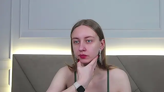 RachaelCute online show from November 25, 2025, 4:23 am