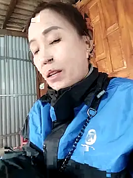 Feeling-hot online show from November 14, 2025, 2:32 am