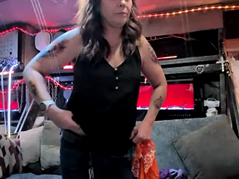 wickedkink online show from November 24, 2025, 4:56 am