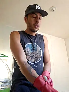 Danbam1920 online show from July 13, 2026, 2:42 pm