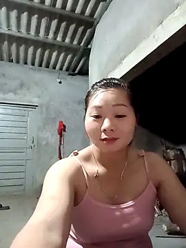 Snapshot of vangkt-cute chatting on April 16, 2026, 10:23 pm vangkt-cute online show from April 16, 2026, 10:23 pm