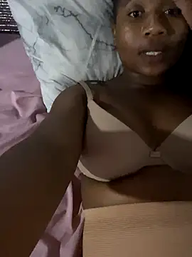 Snapshot of Berries_ chatting on November 14, 2025, 5:11 pm Berries online show from November 14, 2025, 5:11 pm