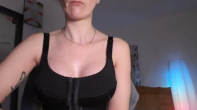 MissyDior8 online show from March 29, 2026, 8:47 am