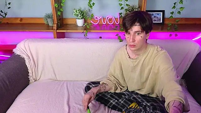 Danny loves Mary online show from May 28, 2026, 2:20 am