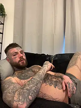 magicmichaell online show from April 18, 2026, 4:11 pm